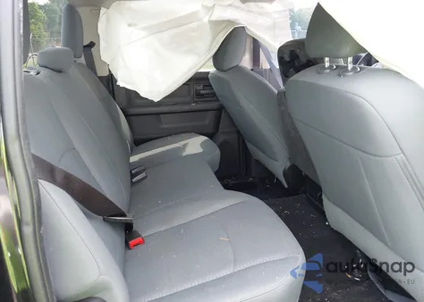 2017 Ram 1500 Express 4X2 5'7 Box z USA, uszkodzony, nr VIN 3C6RR6KTXHG783074